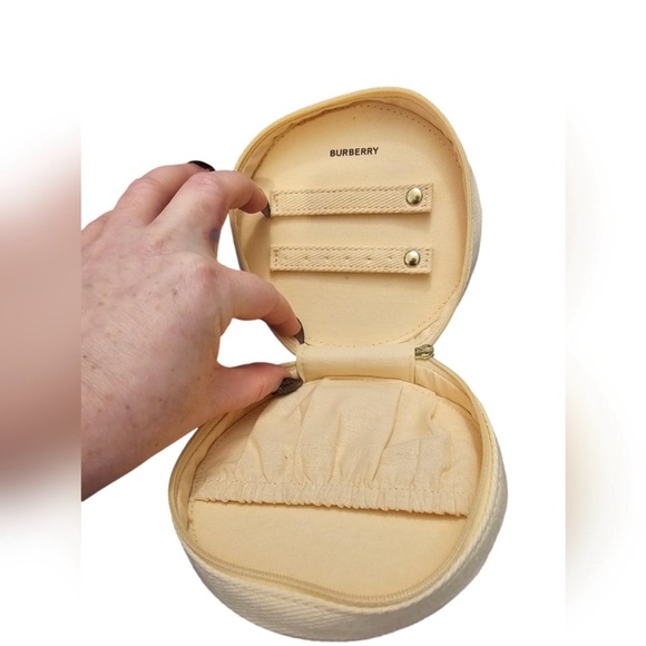 New Arrivals! Burberry Goddess Cream Canvas Bag with Gold Accents. - Picture 4 of 4